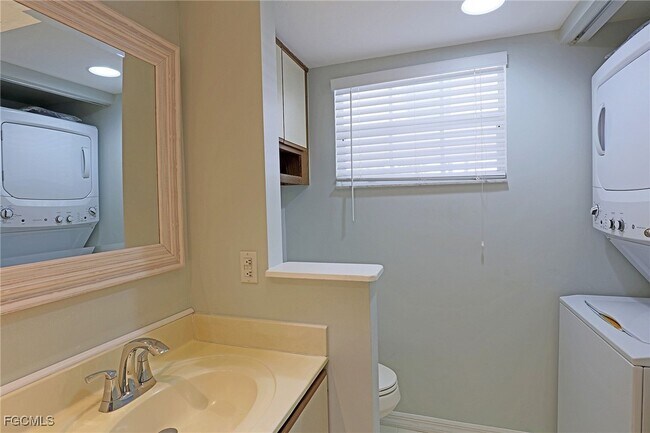Building Photo - 14975 Rivers Edge Ct