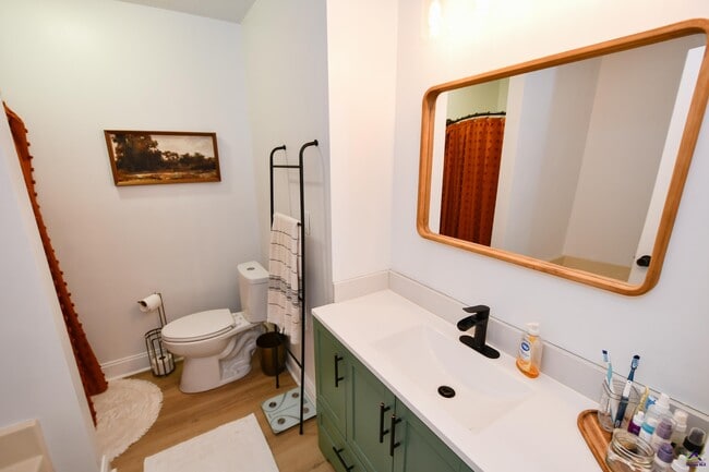 Building Photo - 107 Molland Dr