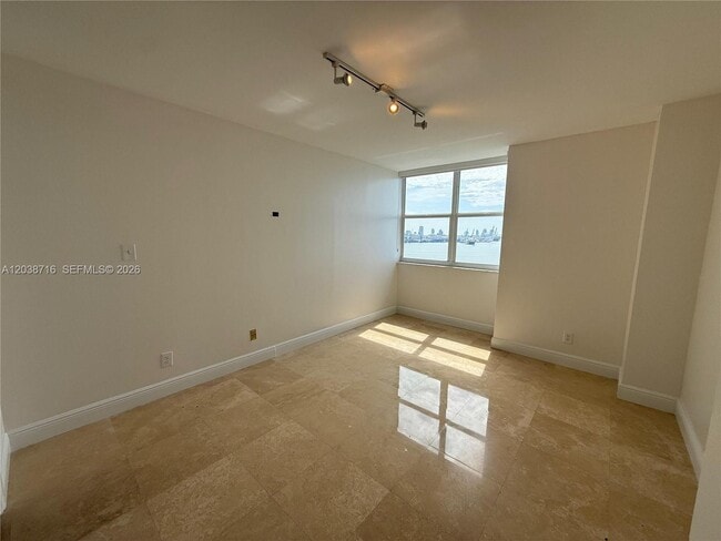 Building Photo - 770 Claughton Island Dr