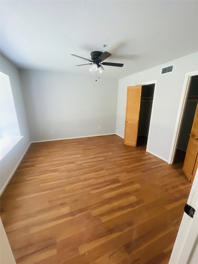 Building Photo - 12223 W Village Dr