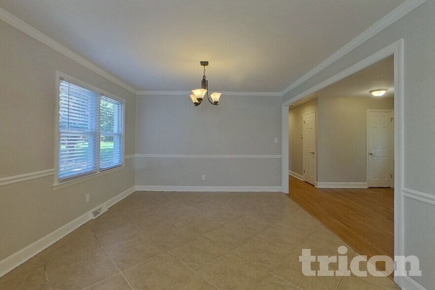 Building Photo - 7133 Starvalley Dr
