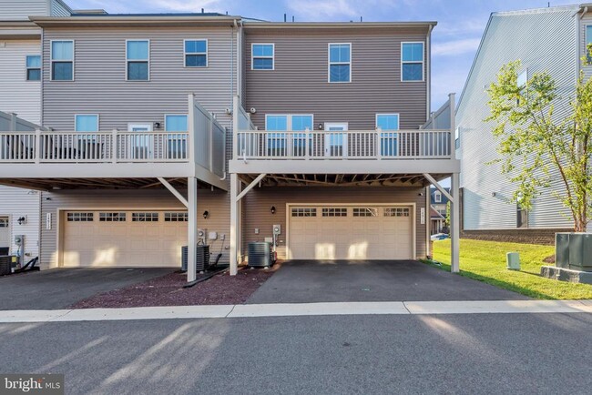 Building Photo - 14910 Townshend Ter Ave