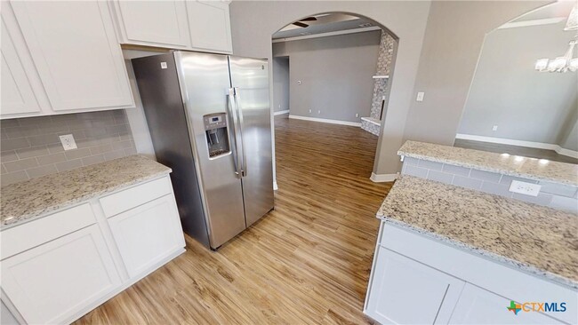 Building Photo - 809 Holliday Dr