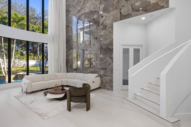 Building Photo - 17606 Circle Pond Ct