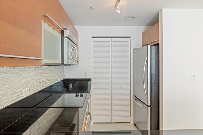 Building Photo - 244 Biscayne Blvd