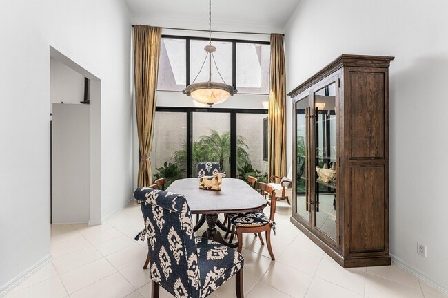 Building Photo - 2601 Sheltingham Dr