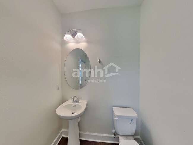 Building Photo - 33955 Thyme Dr