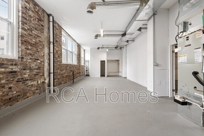 Building Photo - 33 West St Clair Street