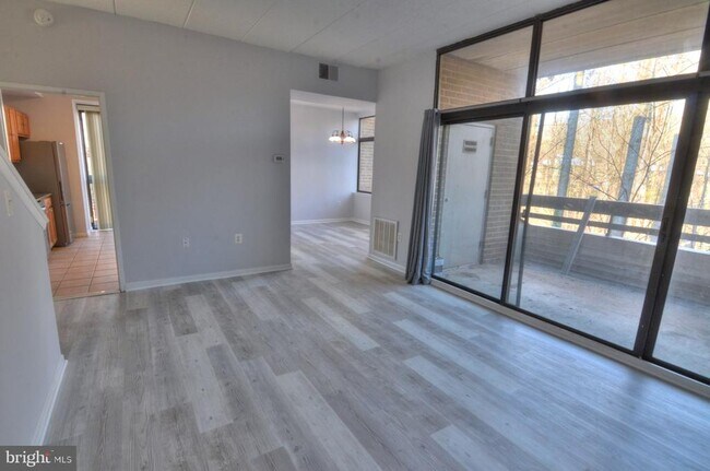 Building Photo - 2110 Green Watch Way