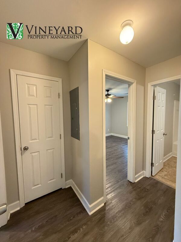 Building Photo - 17 Paige St