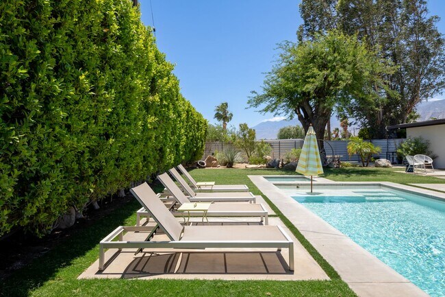 Building Photo - Luxury Mid Century Oasis in Palm Springs (Monthly Only - No Long Term)