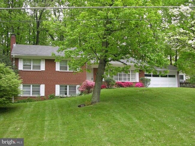 Building Photo - 4629 Hillbrook Dr