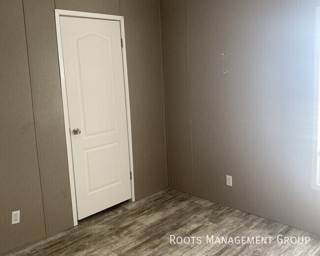 Building Photo - Home Available to Lease or Purchase - Appl...