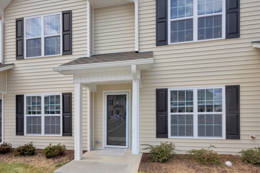 Building Photo - 1261 Cross Creek Cir