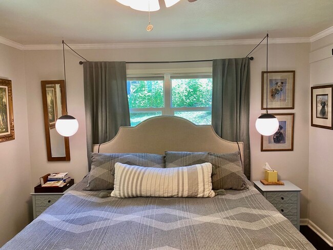 Building Photo - North AVL - Spacious Home with Large Yard and Outdoor Fireplace!