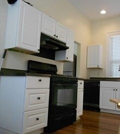 Building Photo - 16 Holbrook St