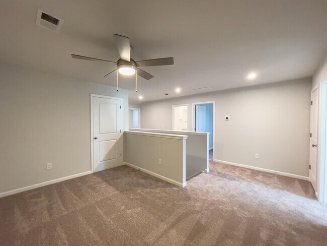 Building Photo - 107 Glen Forest Dr