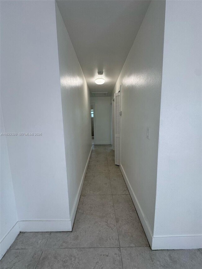 Building Photo - 2941 SW 36th Ave