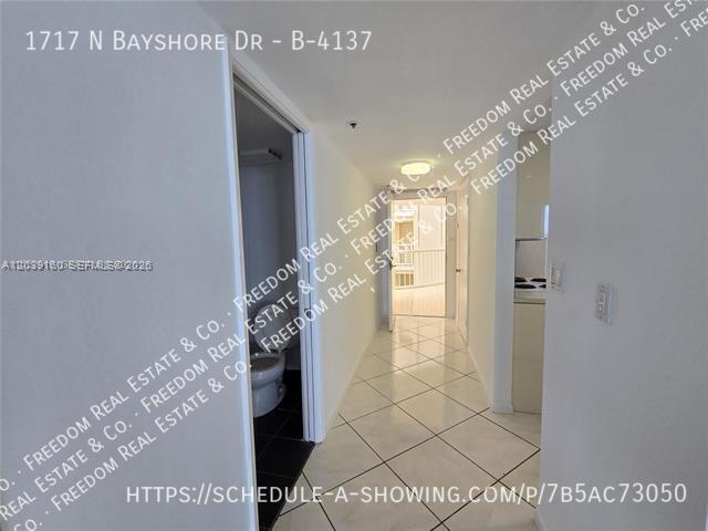 Building Photo - 1717 N Bayshore Dr