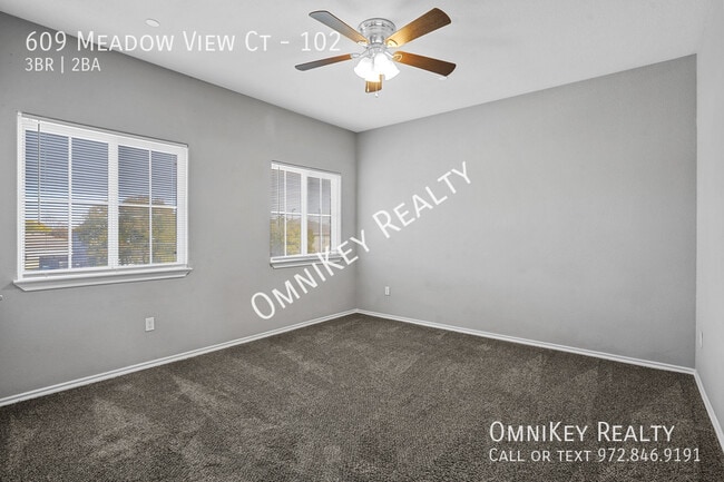 Building Photo - 609 Meadow View Ct