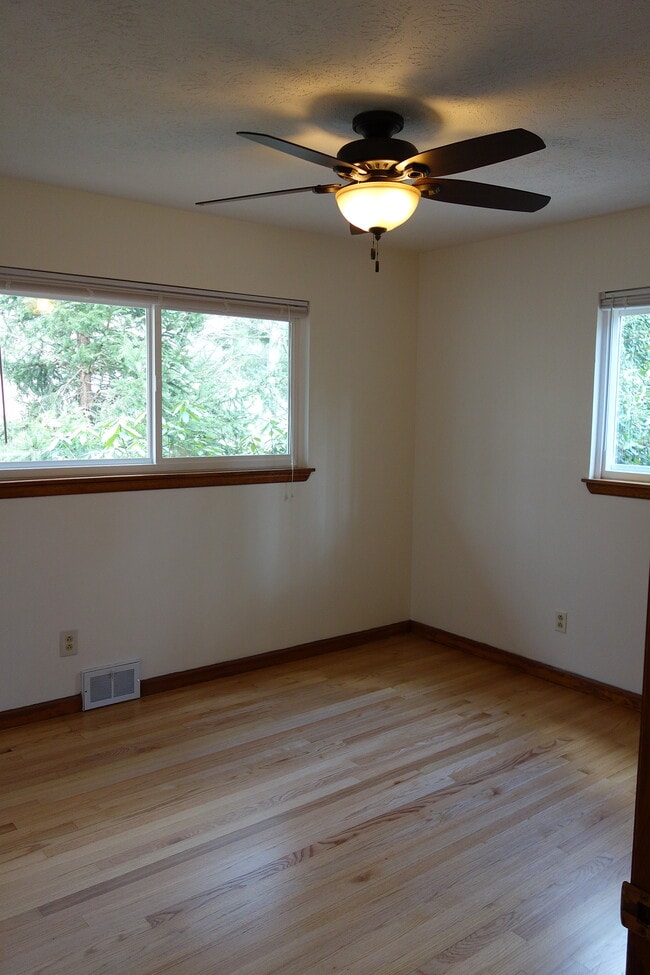 Building Photo - 62 Cherry St