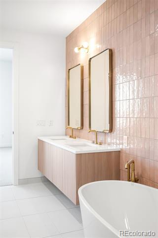 Building Photo - 3520 Chestnut Pl