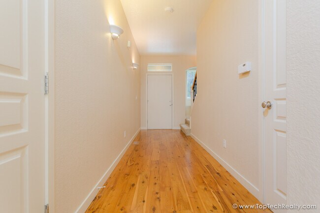Building Photo - 182 NW 209th Ave
