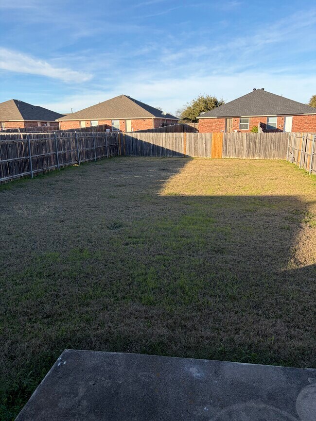 Building Photo - 208 Robin St