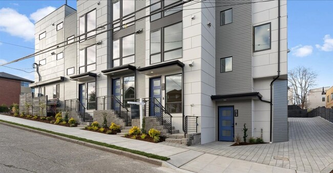 Primary Photo - Modern 3-story townhome with A/C located i...