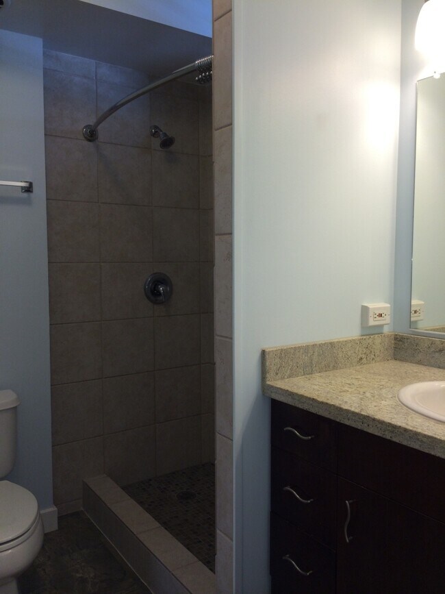 Building Photo - Makiki Bel-Aire - 1 BEDROOM/1 PARKING
