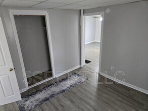Building Photo - 236 S Mary Ellen St