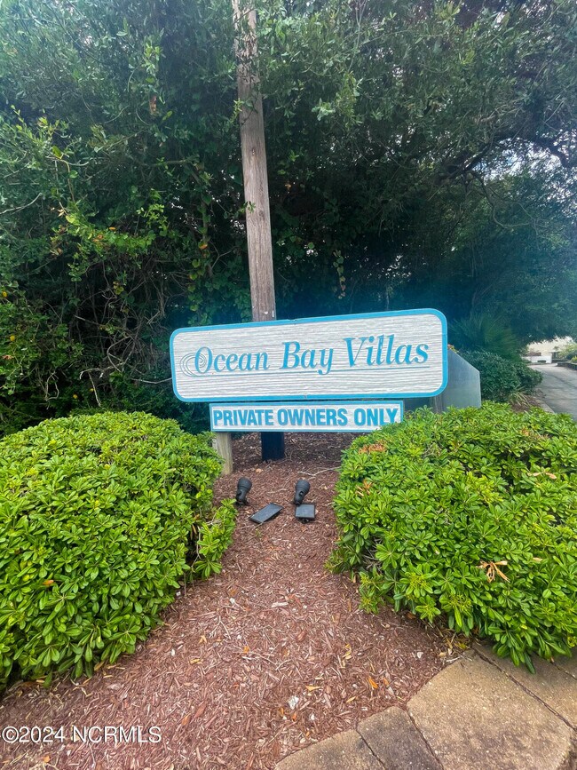 Building Photo - 650 Salter Path Rd