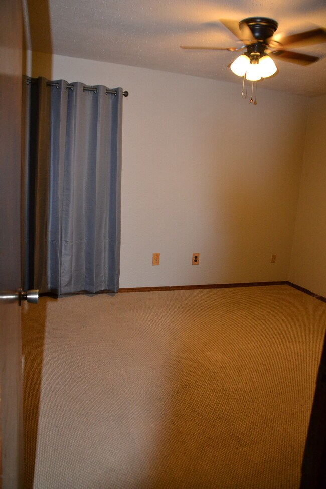 Building Photo - 614 Highland Ave