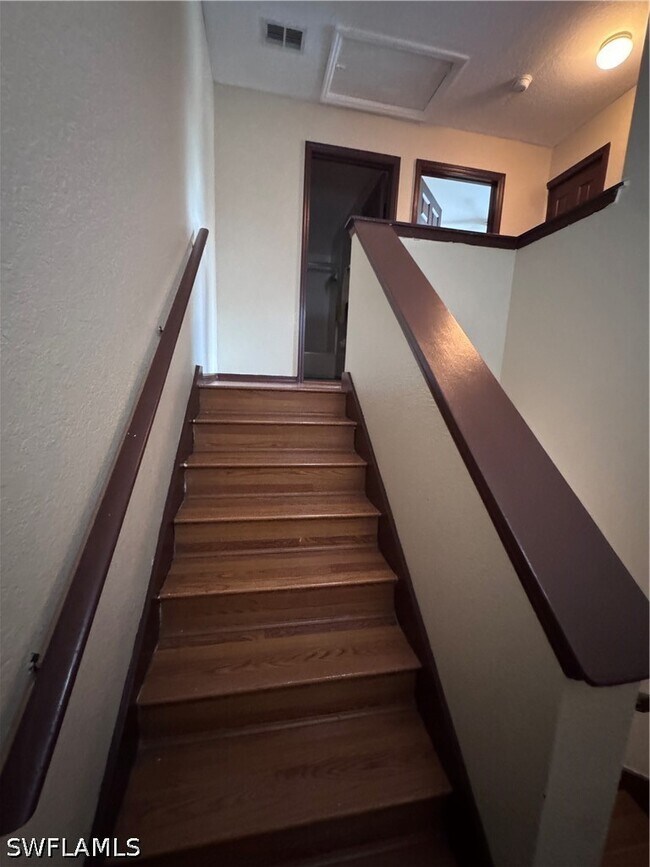 Building Photo - 7675 Meadow Lakes Dr