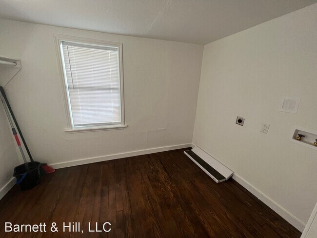 Building Photo - 3 br, 2 bath House - 361 College Drive