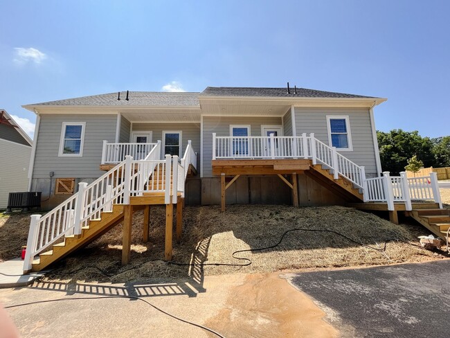 Building Photo - NEW Construction! 3 Bed, 2 Bath One-Level ...