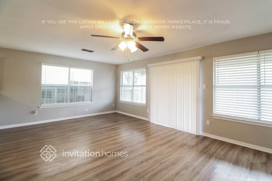 Building Photo - 2221 Jasmine Path