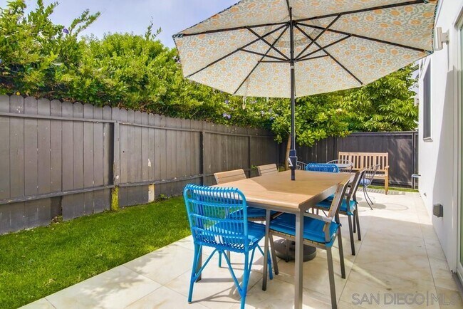 Building Photo - 657 Westbourne St