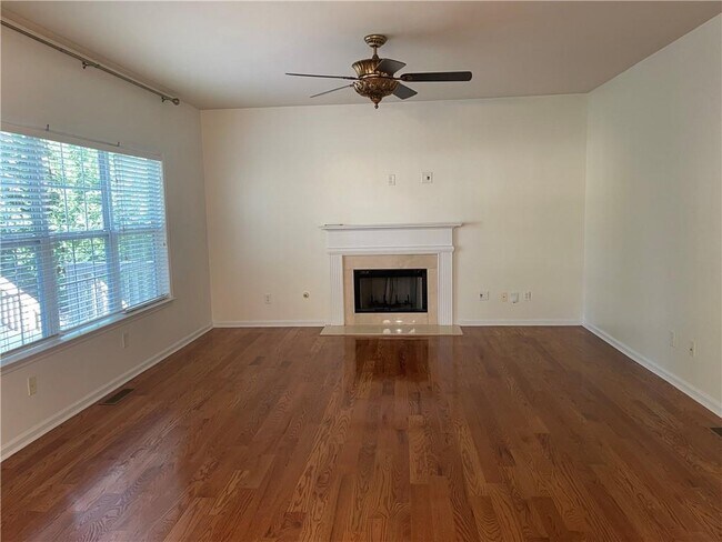 Building Photo - 1023 Cassina Ct SE