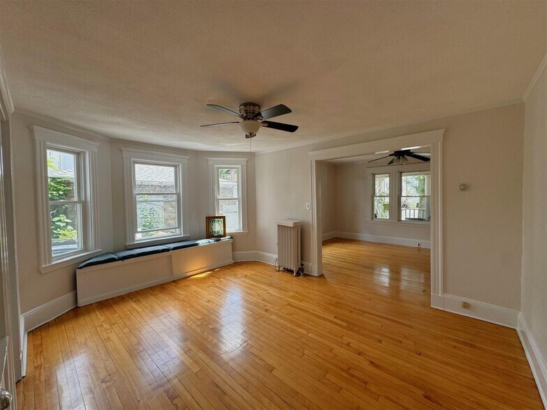 Building Photo - 9 Gordon St