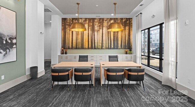 Building Photo - 2546 Perimeter Pointe Pkwy