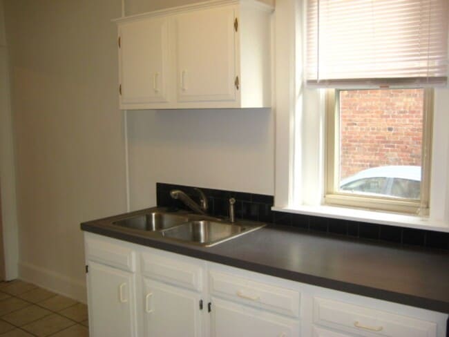 Building Photo - 1215 Colley Ave