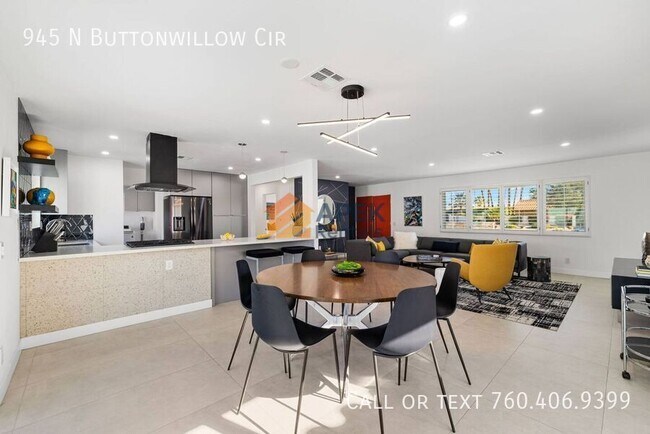 Building Photo - 945 N Buttonwillow Cir