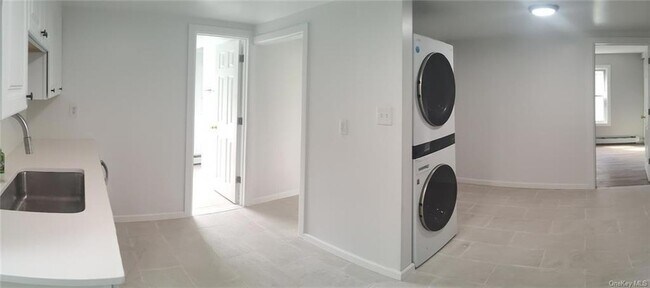 Building Photo - 47 E Main St