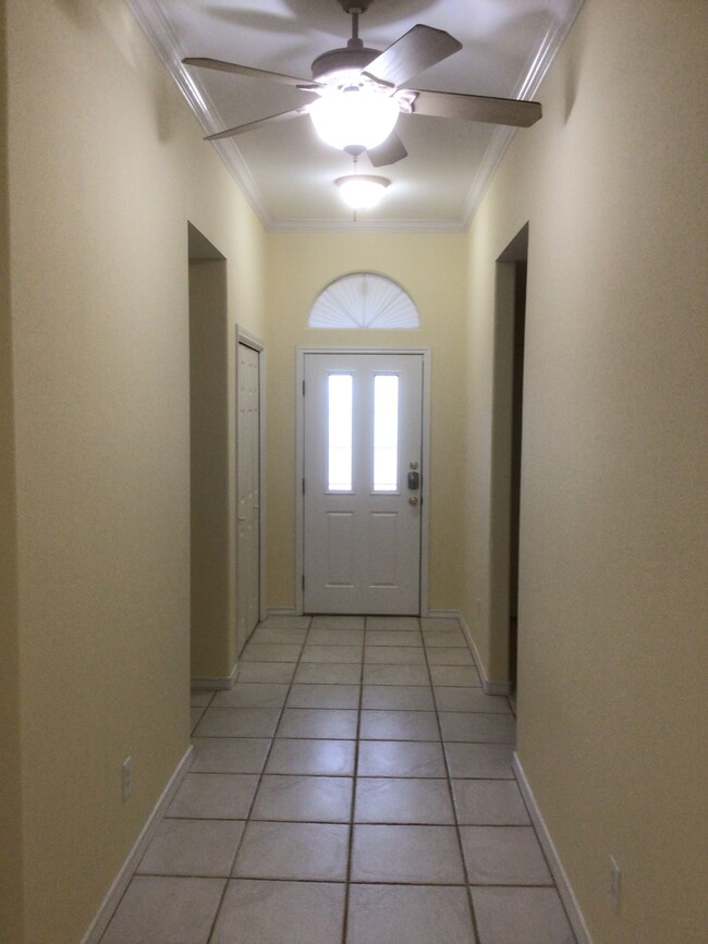 Building Photo - 13554 Peseta Ct