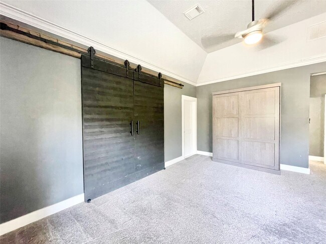 Building Photo - 3 Maple Loft Pl