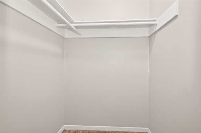 Building Photo - 21318 Park Brook Dr