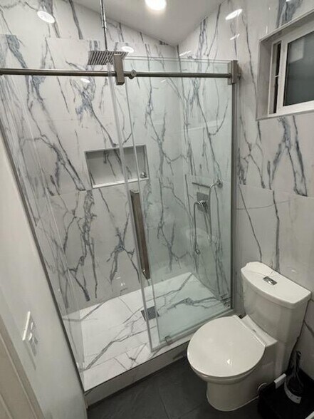 Primary Photo - 17351 Bullock St