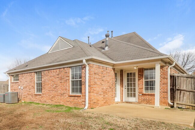 Building Photo - 5871 Carrel Cove