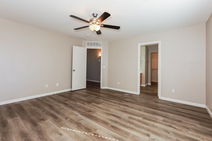 Building Photo - 2297 W Camp River Rd